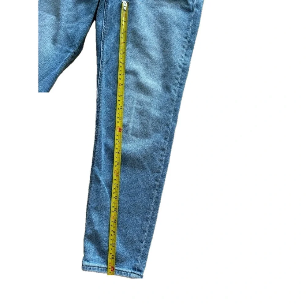 American Eagle AEO Women's •Size 2 Short• Mom Jean - Picture 7 of 7